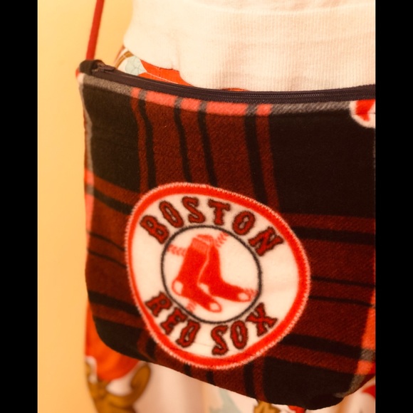 RED SOX Bags Boston Red Sox Fleece Shoulder Bag Poshmark